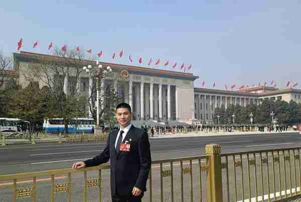 川渝代表团共同建议：优化重大生产力布局 促进成渝地区双城经济圈建设