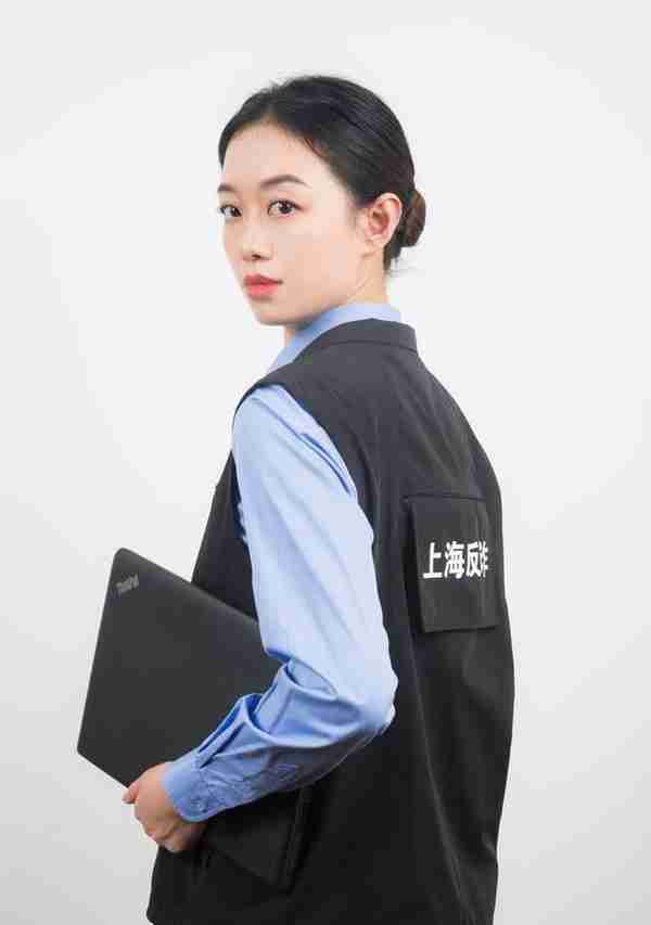 致敬了不起的“她”：一万上海女警与三代人的无悔青春