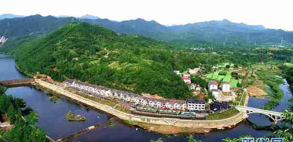 火车“开”进深山沟，村民吃上旅游饭