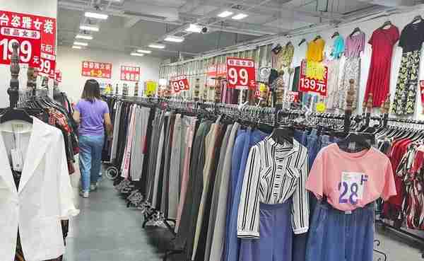 最后一天！北京上品折扣疯狂“甩货”，商家坦言实体店太难了