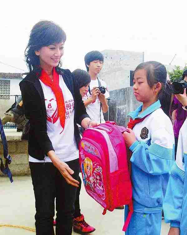 不老女神赵雅芝13张昔日美照，岁月不曾在她的脸上留下痕迹