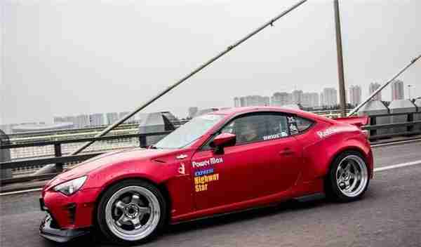 迷人烈焰——GT86火箭兔宽体改装案例