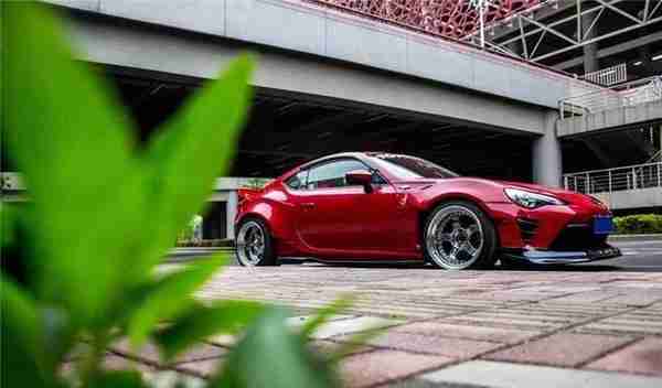 迷人烈焰——GT86火箭兔宽体改装案例