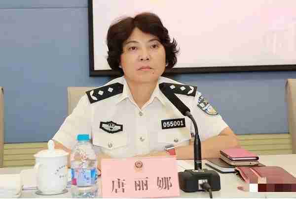 上海“女虎”唐丽娜落马：沉迷私人会所养干儿子，疯狂敛财2401万