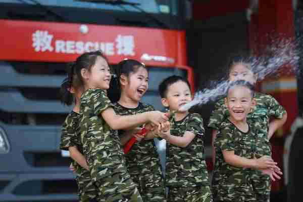 城会玩！"蓝宝贝"走进红门，玩出新高度……