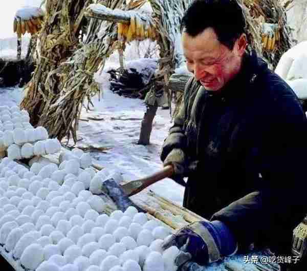 东北人雪天“晒”豆包，场面显得格外壮观，南方人：这波操作硬核